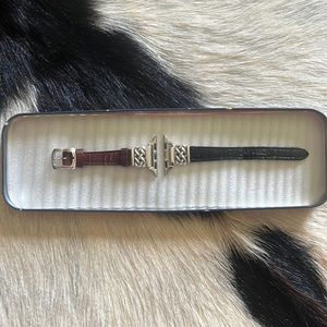 Brighton Apple Reversible Leather Watch Band like New fits up to 45 mm